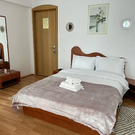 Ambra Room's Guest house *