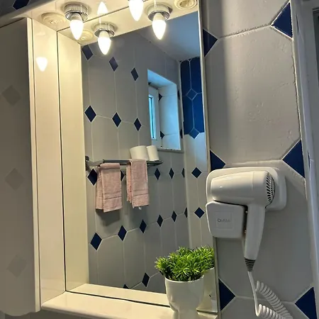Ambra Room's *